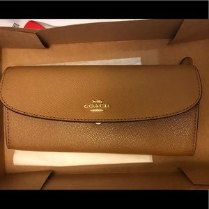 Brand NEW beautiful Tan Coach wallet never used